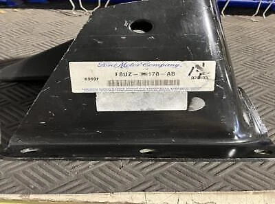 F8UZ3B178AB Ford Bracket 1998-2007 E150 2005-2007 E250 E350 E450 Super Duty - Image 1 of 1