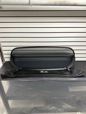 Deflector de parabrisas de fábrica OEM 2003-2012 Mercedes Benz R230 SL500 SL550 Foto 1 de 4