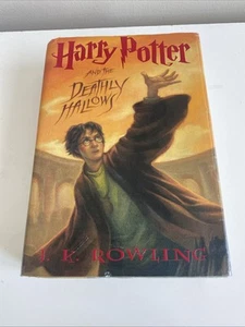 Harry Potter and The Deathly Hallows (1st Edition) 1st Print) 759 Pages - Picture 1 of 5