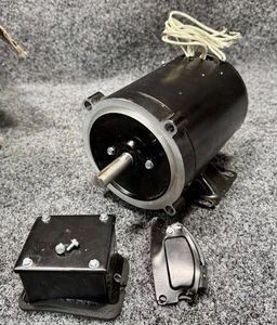 Leeson 056H17t2017 Vector Motor , 1.5 Lb-Ft , 1/2 Hp, 230/460V, 3ph, DAMAGED - Picture 1 of 8