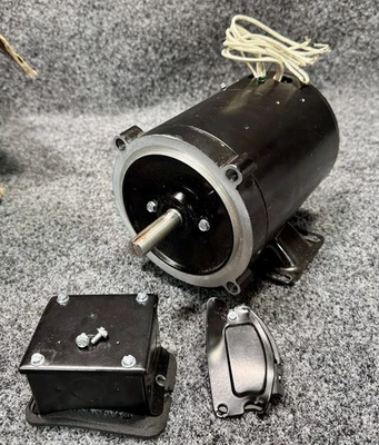 Leeson 056H17t2017 Vector Motor , 1.5 Lb-Ft , 1/2 Hp, 230/460V, 3ph, DAMAGED - Image 1 of 4