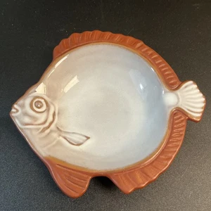 Cerámica artística pescado arcilla azul asiático condimento cuenco mini plato plato baratija anillo de 6" - Imagen 1 de 9