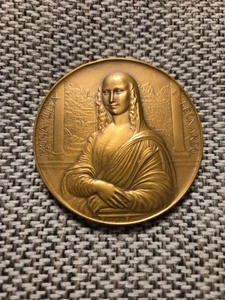 Leonardo Da Vinci bronze medal Mona Lisa Art Medallion Solid & Heavy 2 1/2" Dia. - Picture 1 of 3