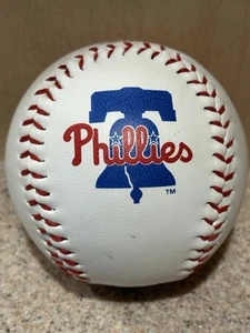 Philadelphia Phillies MLB White Authentic Hard Ball ~ Pre-owned - Picture 1 of 4