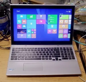 Sony 15" SVT1512cx i5 1.8G 8gb ram 500gb HDtouch screen 1920x1080 light key dvd - Picture 1 of 5