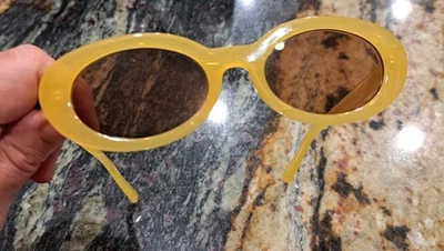 JUNIOR Sunglasses Yellow Stylish Frames - Oval Shape Brown Lens * New  - Изображение 1 из 4