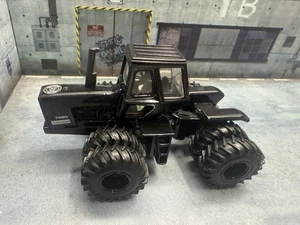 1/64 Ertl Allis-Chalmers 7580 Tractor BLACK CHASE - Picture 1 of 5