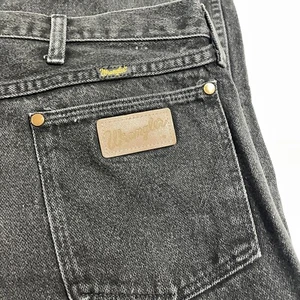 Pantalones de mezclilla negros Wrangler 13MWZWK de colección talla para hombre 40x33,5 corte vaquero EE. UU. - Imagen 1 de 8