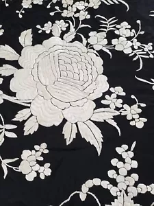 Spanish silk black white embroidered piano shawl 50x51.5+22 fringes - Picture 1 of 13