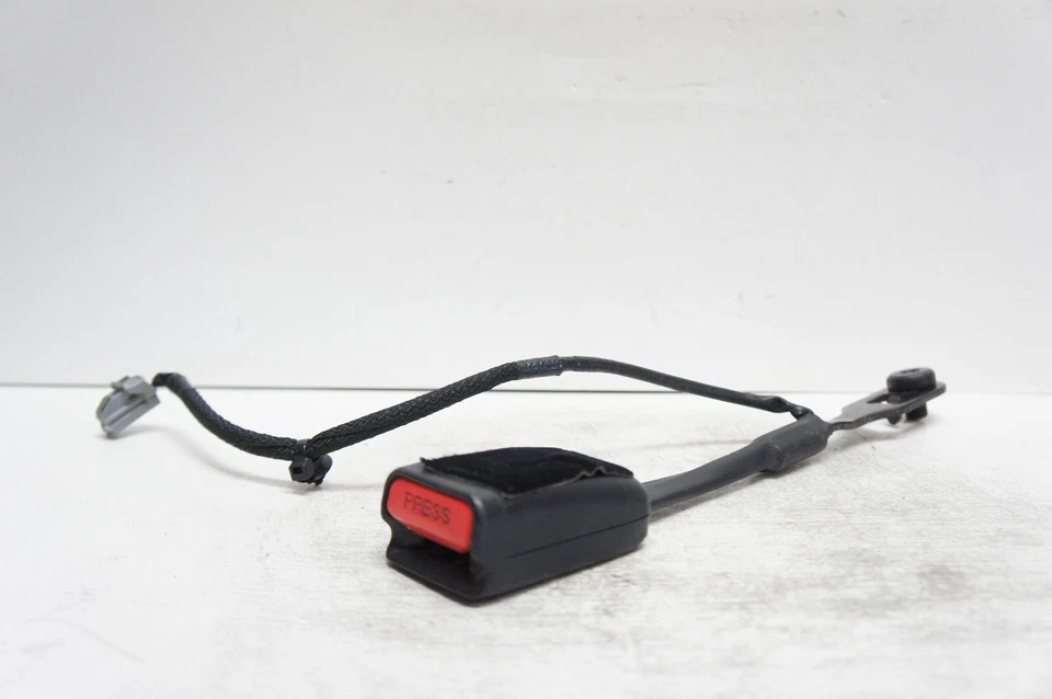 2014-2015 Dodge Dart 1SU82DX Driver Seat Belt Buckle Left Driver Side OEM *A7978 - Image 1 of 4