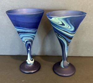 "Copas de cóctel, fenicias, azules, vidrio artístico soplado a mano, de colección de aproximadamente 7"" de alto" - Imagen 1 de 10