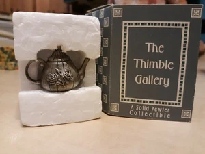 The Thimble Gallery massives Zinn Sammlerstück Fingerhut, Teekanne - Bild 1 von 5