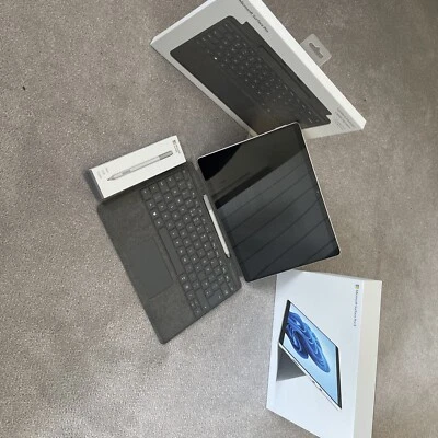 Microsoft Surface Pro 8 Tablet Core i5-1135G7 128GB 8GB Windows 11. - Image 1 of 4