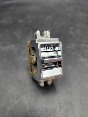 Переключатель привода вакуумного дверного замка 68 Cadillac Eldorado - Изображение 1 из 2