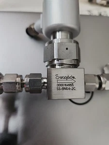 SWAGELOK BELLOW SEALED VALVE, 1/4" SS-BNS4-2C Fast Shipping With Swagelok Nuts - Picture 1 of 3