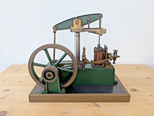 Stuart Beam Dampfmaschine mit Fliehkraftregler - Bild 1 von 12