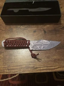 Hunting Knife Fly Racing 4 Inch Blade Paracord Handle New - Picture 1 of 5