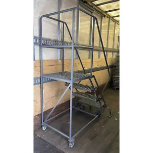 Tri-Arc 4-Step Rolling Ladder - STE205-TA4 - Picture 1 of 9
