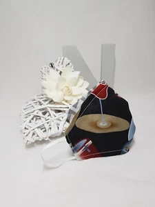 Face Mask, Size Medium, Reversible, Washable With A Wire Nose Bridge - Picture 1 of 3