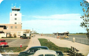 Broome County NY Flughafen LKW alte Autos Flugzeug Postkarte - Bild 1 von 2
