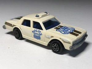 Chevrolet Impala Police Novacar 1982 3 pulgadas 1/64 base de plástico fundido a presión usada suelta - Imagen 1 de 6