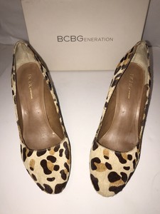 bcbg leopard pumps