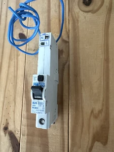PROTEUS 20 AMP 30MA RCBO ÚNICO 1 POLO 20A B20 XL20BRAC 10KA - Imagen 1 de 2