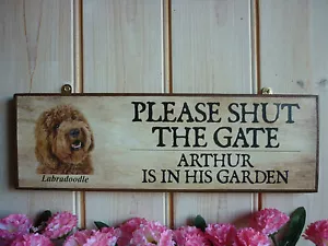 LETRERO PERSONALIZADO CERRAR LA PUERTA LETRERO LABRADOODLE NOMBRE PROPIO LETRERO REDACTADO PROPIO - Imagen 1 de 18