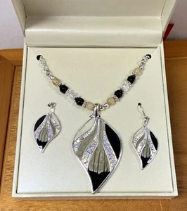 Kim Rogers Silver Tone Pendant & Earrings Jewelry Set necklace earrings Fashion - Picture 1 of 2