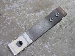 1949 1950 Chevrolet Styleline rear door stopper arm bracket piece 5 1/8" - Foto 1 di 2