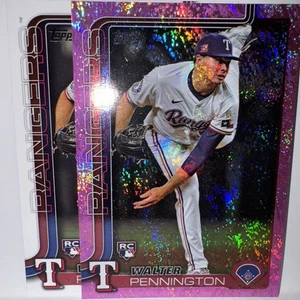 **WALTER PENNINGTON**2025 Topps Series 2 PINK SANDGLITTER #493 ROOKIE-RANGERS + - Bild 1 von 11