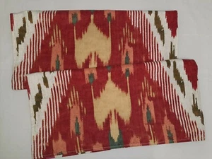 Pair of Pottery Barn ~ Petra Ikat Throw Pillow Covers ~ Nice Condition - Picture 1 of 11