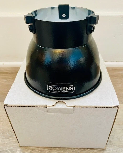 KIT DERRAME REFLECTOR GRAN ANGULAR BOWENS BW-1885 TIPO S + SOPORTE PARA PARAGUAS Foto 1 de 4