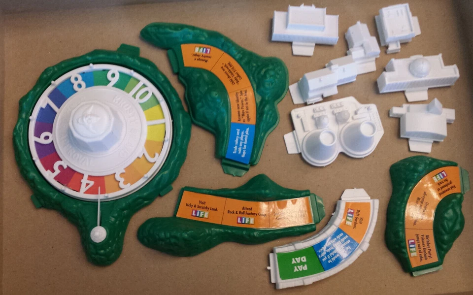 Spinner, Roads, & Buildings from 2004 THE SIMPSONS Game of Life Foto 1 de 1