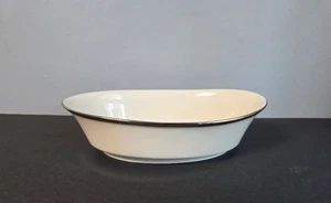 Ovale Gemüseschüssel Lenox SOLITÄR Elfenbein Porzellan mit Platin 10 3/8" - Bild 1 von 3