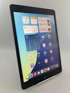 Apple iPad 8. Gen A2429 Space Grau Entsperrt 128GB Retina Display iOS Tablet - Bild 1 von 24