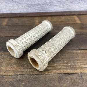 Vintage GT AME Handlebar Grips White OG 1980s Old BMX Mountain BIke Tri - Picture 1 of 10