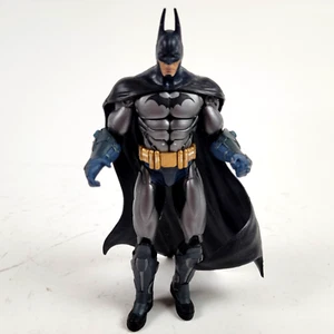 Figura suelta DC Direct Batman Arkham Asylum Batman blindada 7" serie 2 - Imagen 1 de 6