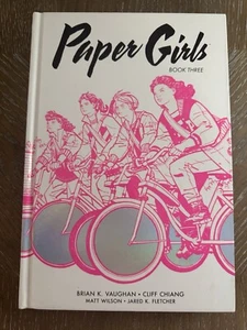 Paper Girls Deluxe Edition Buch 3 Hardcover von Brian K Vaughan Bild Comics - Bild 1 von 4