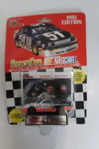 Darrell Waltrip #17 Western Auto 1993 Racing Champions 1:64 Scale Diecast - Picture 1 of 2
