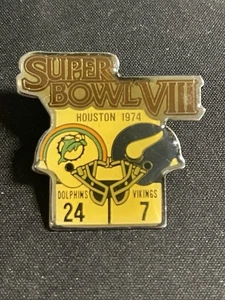 Miami Dolphins Minnesota Vikings Super Bowl VIII 8 Vest Lapel Pin NFL Football - Picture 1 of 2