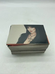 Elvira, Mistress of the Dark 1996 immagini fumetti set completo di 72 carte base - Foto 1 di 16