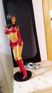 statuette pin up Stripteaseuse rouge 35 cm tres rare - Foto 1 di 9