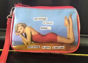 Pin-up borsa cosmetica ragazza retrò vecchia abbastanza da sapere Sassy Anne Taintor braccialetto - Foto 1 di 10