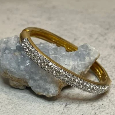 Brazalete Abrazadera Cristal Swarovski Tono Dorado Firmado Glam Brillo Puño Apilador Foto 1 de 4