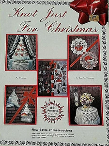 Classic Publications KNOT JUST FOR CHRISTMAS Macrame 32pg booklet 1980 29designs - Picture 1 of 8