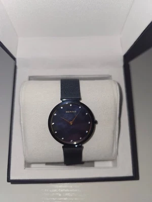 Reloj Bering para mujer ultra delgado de malla milanesa de acero inoxidable 32 mm (usado) Foto 1 de 4