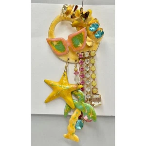Hollywood Themed Enamel Dangle Statement Brooch By Lunch At The Ritz, 1980s - Picture 1 of 9