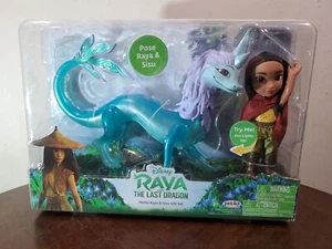 Disney Raya and The Last Dragon Petite Raya & Sisu Gift Set Lights Up New - Picture 1 of 8