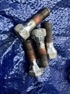 FIAT 124 SPIDER WHEEL BOLT x 4 BOLTS - Bild 1 von 1